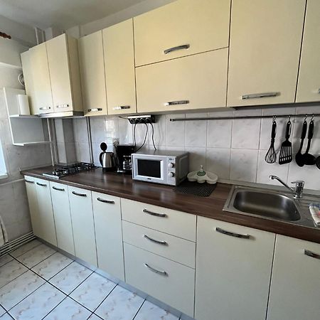 Picadilly Apartment Ploieşti Exterior foto