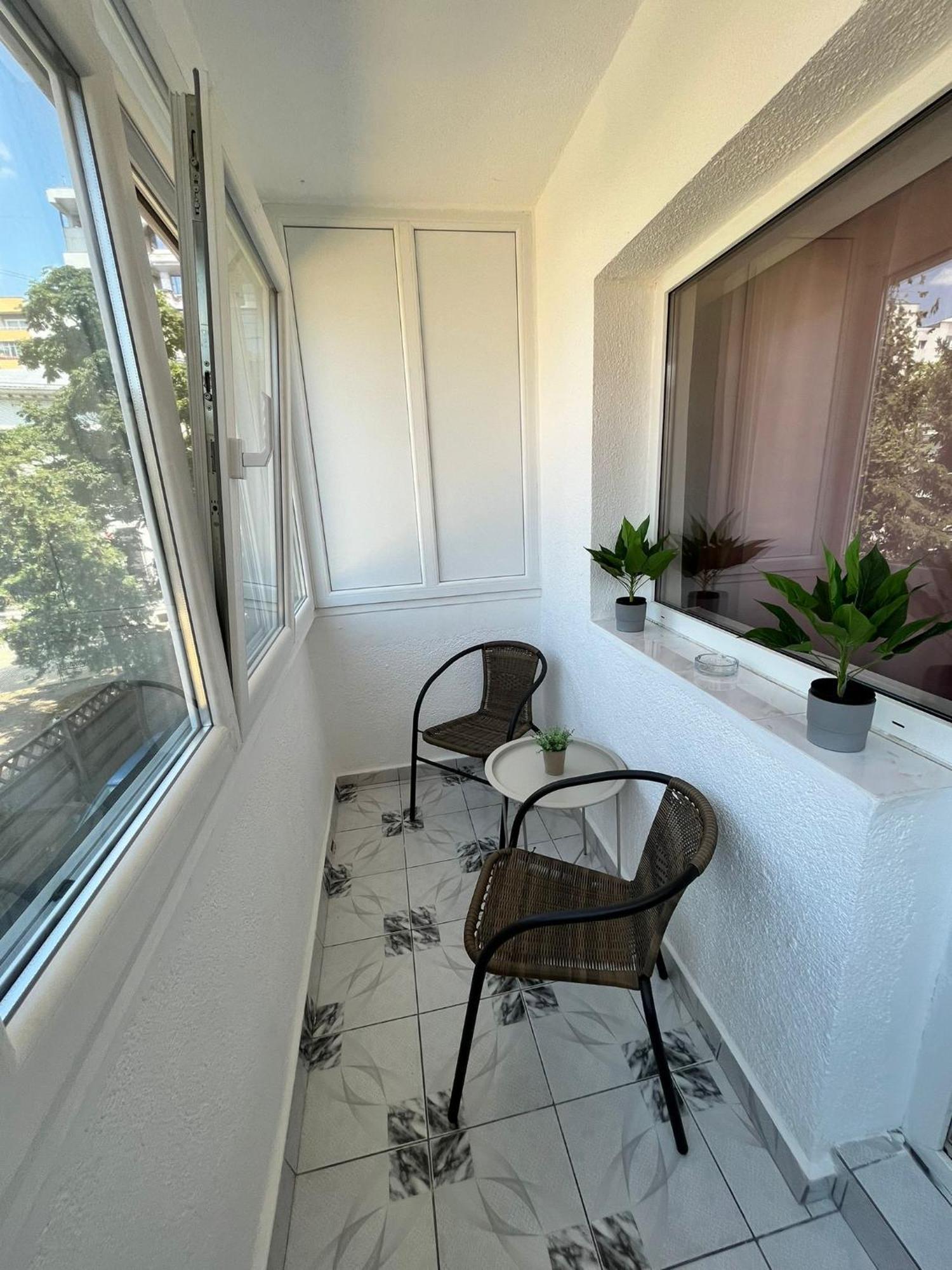 Picadilly Apartment Ploieşti Exterior foto