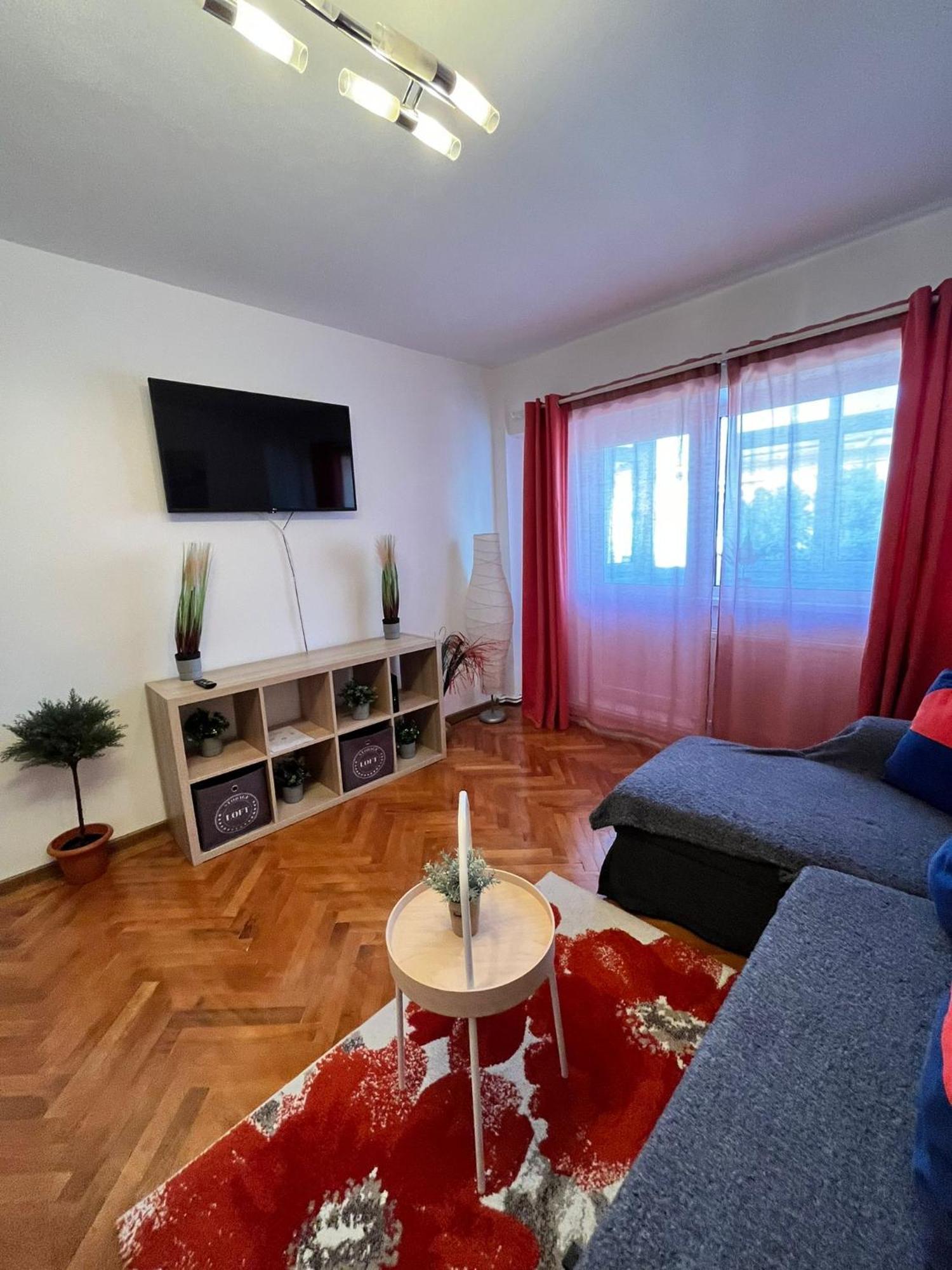 Picadilly Apartment Ploieşti Exterior foto